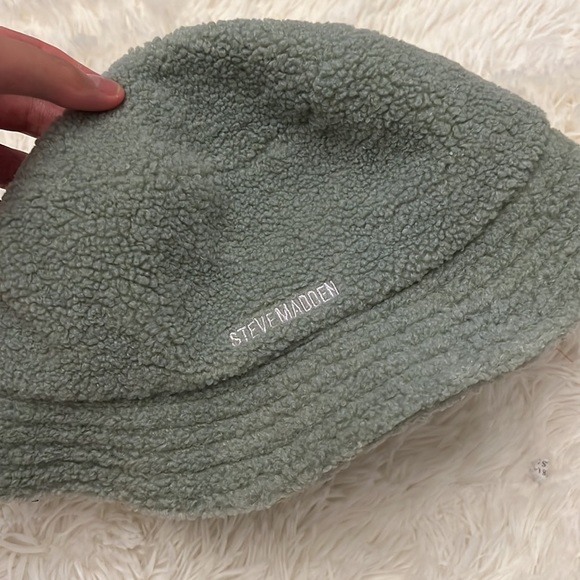 STEVE MADDEN Sherpa Bucket Hat mint - Picture 3 of 7